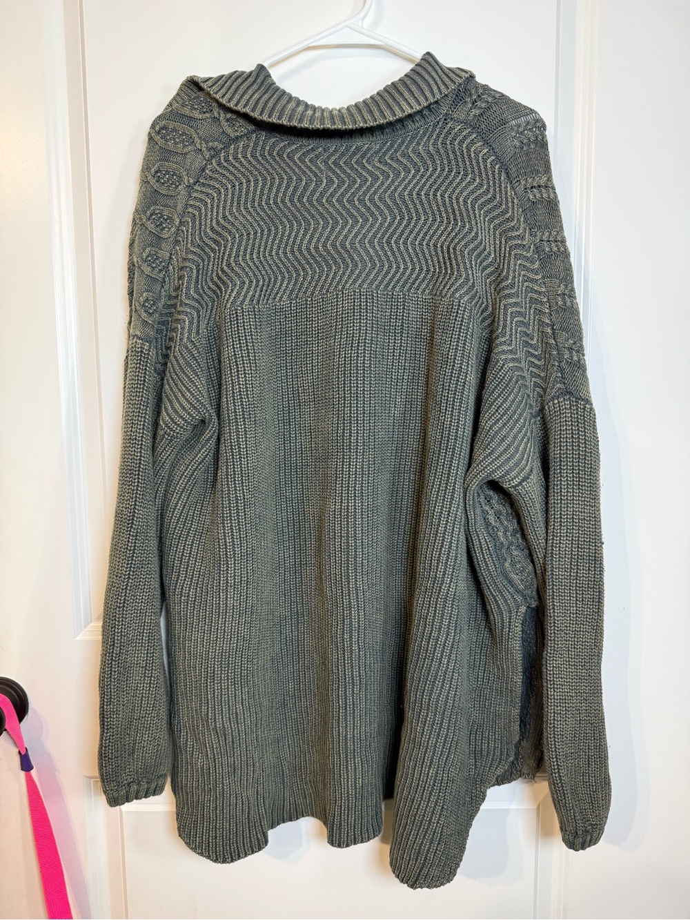 Oli & Hali Women’s Medium Chunky Cable Knit Button Cardigan Sweater Gray Oversiz - Picture 6 of 6